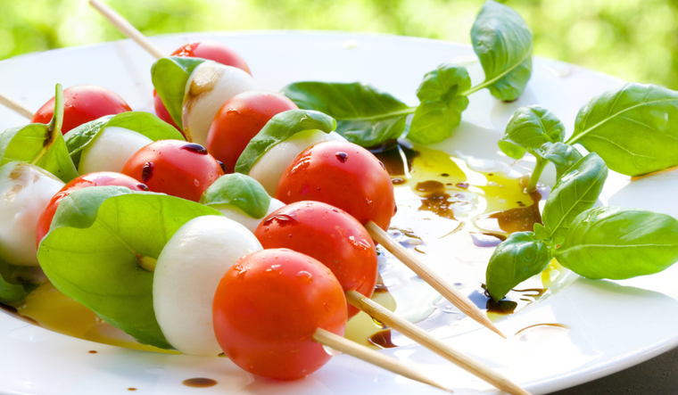 Caprese en pinchos lista en 15 minutos sin cocinar Foto: Shutterstock