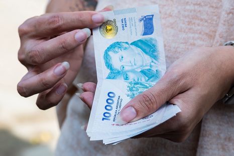 En un mes en el que la inflación fue de 1,9% los salarios subieron 3,2%, informó esta tarde el Indec. En un mes en el que la inflación fue de 1,9% los salarios subieron 3,2%, informó esta tarde el Indec.