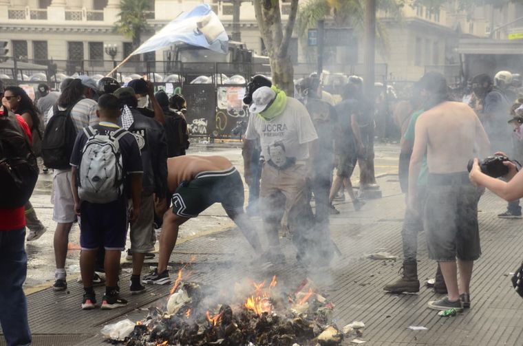 Los destrozos que causaron los manifestantes. Los destrozos que causaron los manifestantes.