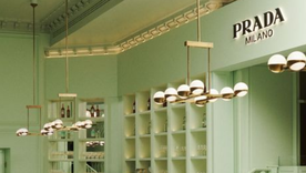 Para sorpresa de muchos, Prada abrió su propio café y maravilló a todos.