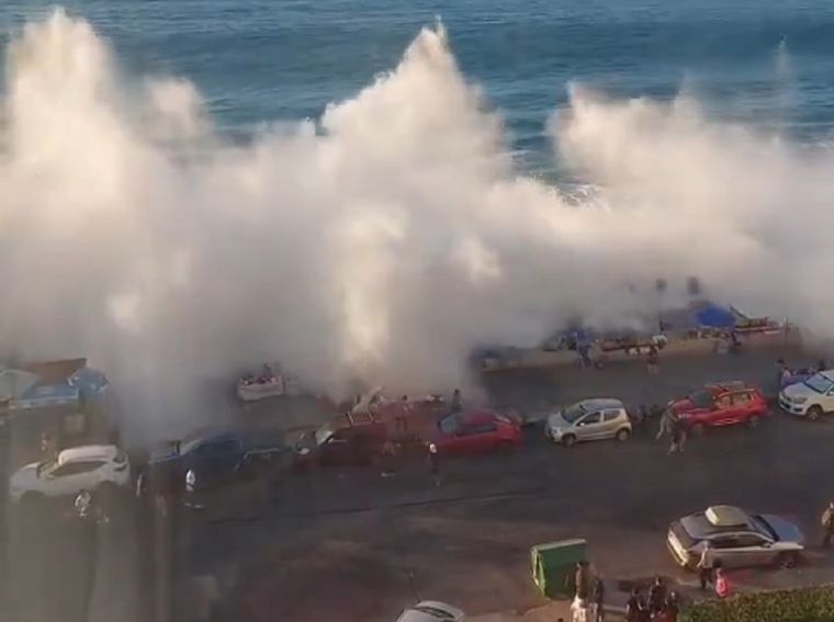 Debido a las marejadas gran parte del país está en alerta.