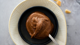 Deléitate con una crema de cacahuate y chocolate keto Foto: Shutterstock