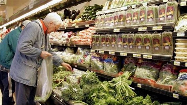 En los últimos 6 años el haber que no recibe “refuerzos” cada jubilación perdió más del 50% de su valor con respecto a la inflación. Foto: MDZ