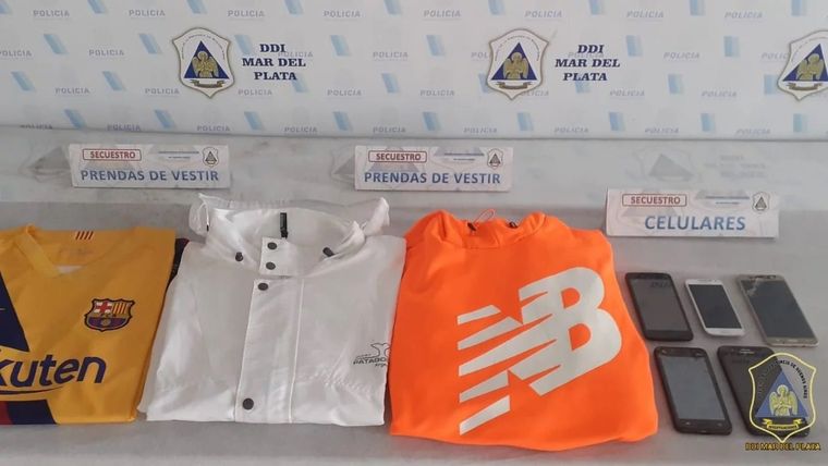 Las prendas que la víctima le compró a los extorsionadores