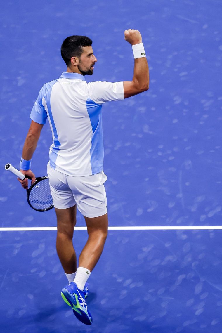 Djokovic batalló ante Shelton, le ganó a sets corridos al local Shelton y va por el título en el US Open Foto: EFE