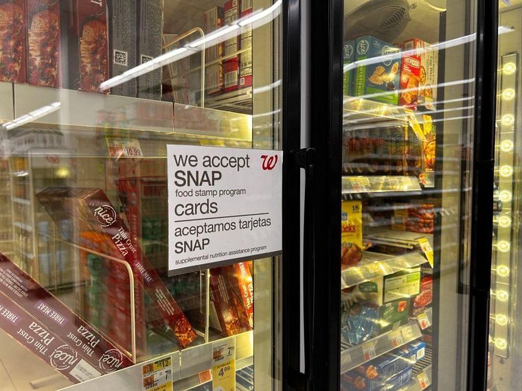 La tarjeta de SNAP es aceptada en comercios y supermercados en todo el país.