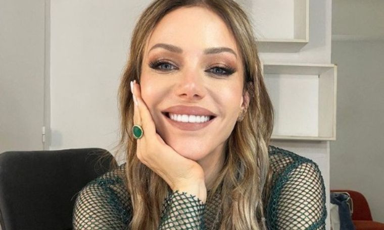 Evangelina Anderson le hizo un especial regalo a su mamá para alejar las malas ondas La esposa de Martín Demichelis lo mostró en sus redes sociales Foto: @evangelinaanderson