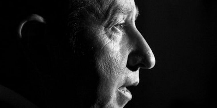 Julio Cobos.