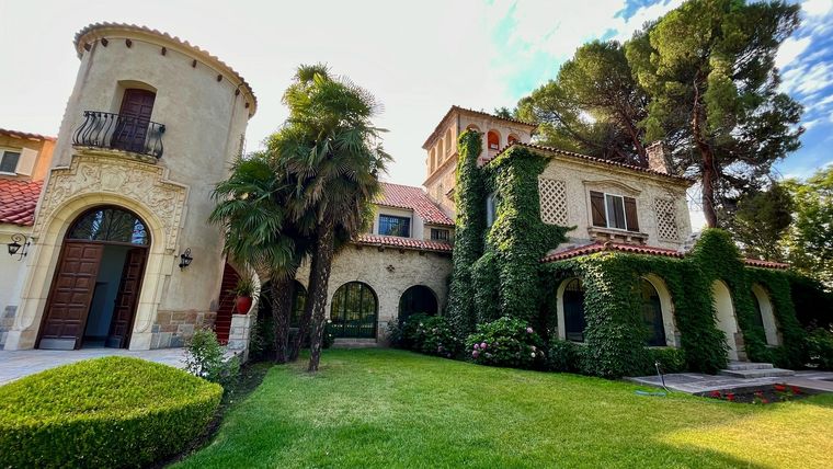 Esta icónica casona esta escondida en un hermoso paisaje del Valle de Uco Foto: Felicitas Oyhenart