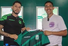Ricky fue presentado oficialmente en conferencia de prensa y ya está habilitado para defender loscolores de Oriente. Foto: Prensa Oriente Petrolero