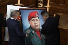 El retrato de Chávez regresó este martes a la Asamblea Nacional.