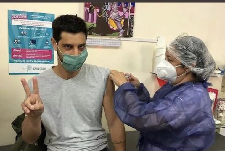 Jóvenes militantes K recibieron la vacuna y el escánadalo de la vacunación VIP no para de crecer