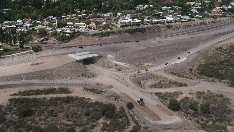 Milei anticipó que llevará la obra pública a cero Foto: Walter Moreno / Mdz Moto G32