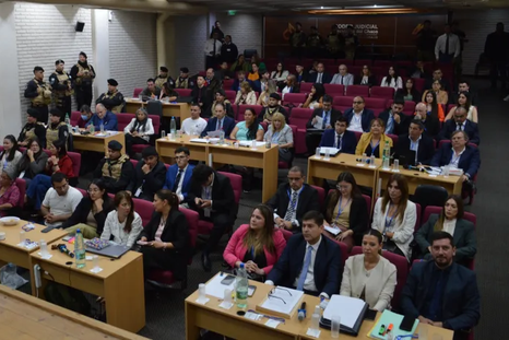 Crecen las expectativas por el veredicto al que llegue el jurado popular en el juicio por el femicidio de Cecilia Strzyzowski. El debate pasó a cuarto intermedio hasta el sábado a las 8. Crecen las expectativas por el veredicto al que llegue el jurado popular en el juicio por el femicidio de Cecilia Strzyzowski. El debate pasó a cuarto intermedio hasta el sábado a las 8.