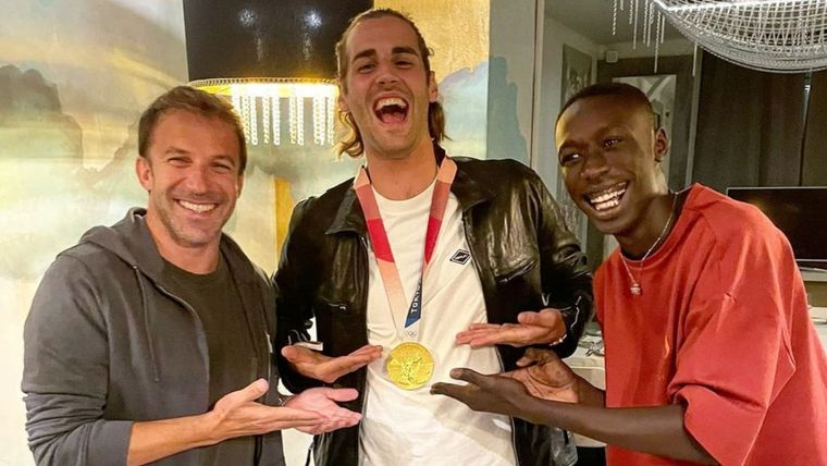 Los deportistas y el jóven influencer protagonizaron un divertido video