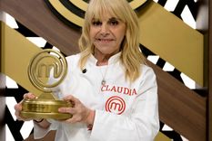 la gran ganadora: claudia villafane agradecio al cielo y recordo a diego maradona la gran ganadora: claudia villafane agradecio al cielo y recordo a diego maradona