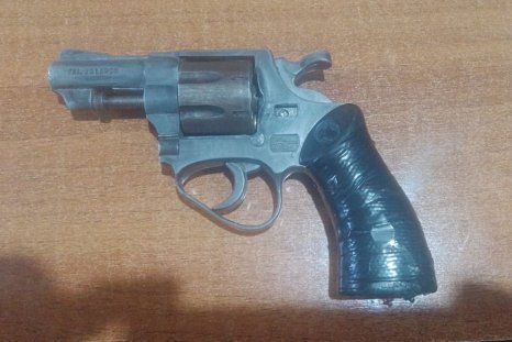 El revólver que secuestraron al sospechoso del asalto y ataque contra familiares de una víctima en Lavalle. El revólver que secuestraron al sospechoso del asalto y ataque contra familiares de una víctima en Lavalle.