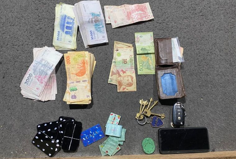 Fueron incautados fichas, dados, cartas y otros elementos vinculados con el juego Fueron incautados fichas, dados, cartas y otros elementos vinculados con el juego