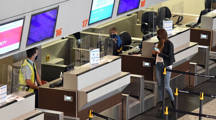 Los pasajes de Aerolíneas ahora podrán cambiarse desde la web de la empresa Foto: ALF PONCE MERCADO / MDZ