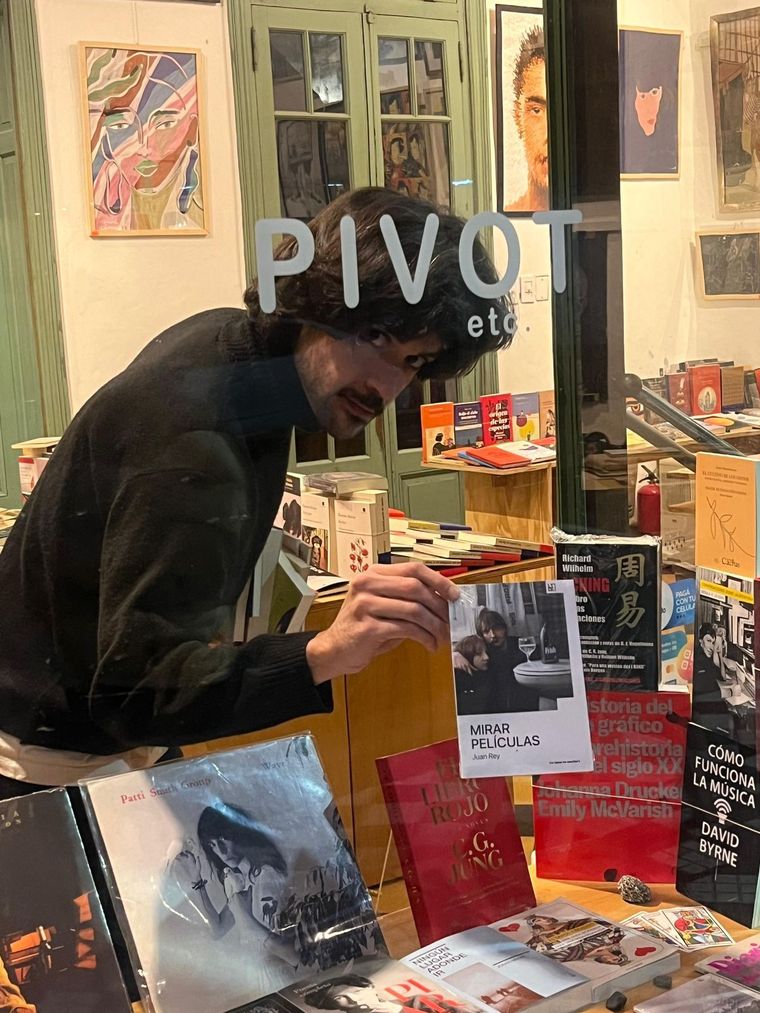 La editorial continúa el trabajo iniciado en el taller homónimo, activo desde 2021 La editorial continúa el trabajo iniciado en el taller homónimo, activo desde 2021