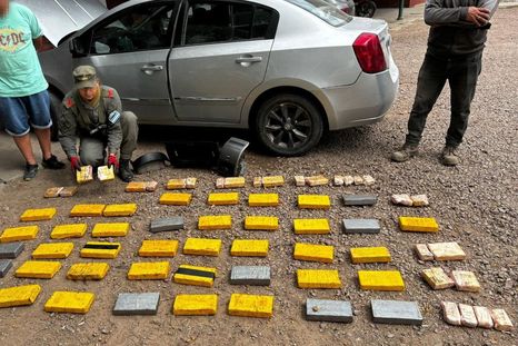 Transportaban kilos de cocaína escondidos en su automóvil. Foto: Gendarmería Nacional