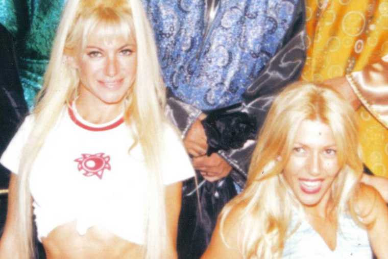 YANINA ZILLI FUE UNA DE LAS VEDETTES MÁS CONOCIDAS DE LOS 90. HOY ESTÁ ALEJADA DE LAS PLUMAS Y LOS ESCENARIOS.