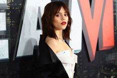 Foto: https://people.com/style/jenna-ortega-has-a-wardrobe-malfunction-at-scream-6-premiere/