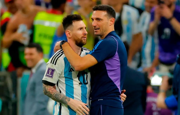Messi y Scaloni El técnico de la Selección argentina se refirió al liderazgo de Messi y aseguró que es increíble. Foto: Archivo