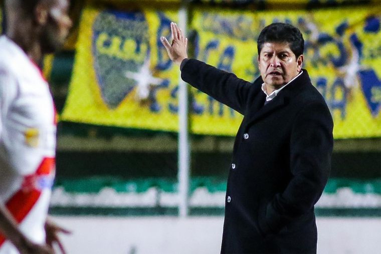 El técnico de Always Ready estalló contra el arbitraje que favoreció a Boca.