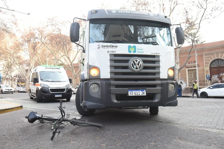 La escena del accidente Foto: MAXIMILIANO RÍOS / MDZ