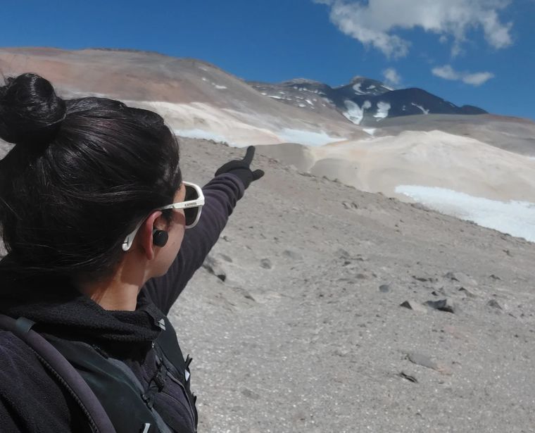 Una postal del volcán Ojos del Salado. Una postal del volcán Ojos del Salado.