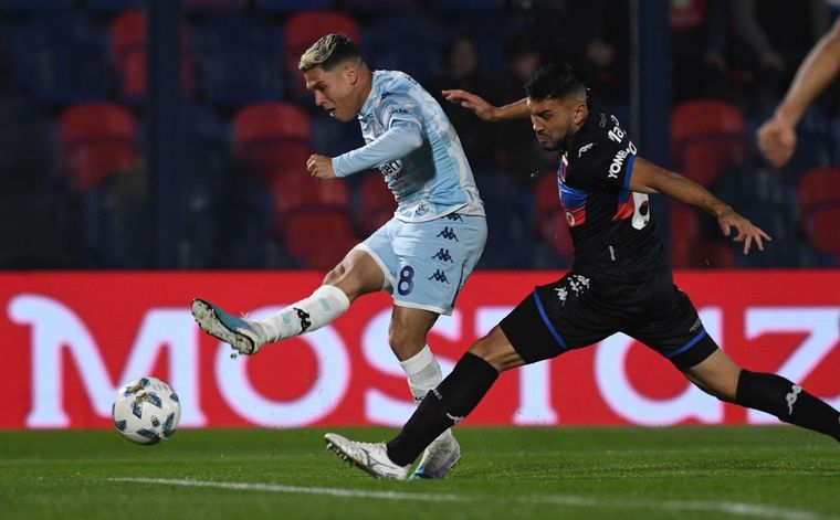 Juanfer Quintero le da la victoria parcial a Racing sobre Tigre Foto: Télam
