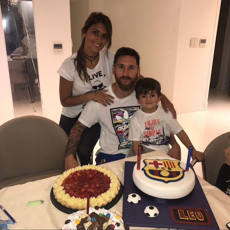 En 2017, Lionel Messi compartió una linda foto en familia por su cumpleaños número 30. En 2017, Lionel Messi compartió una linda foto en familia por su cumpleaños número 30.