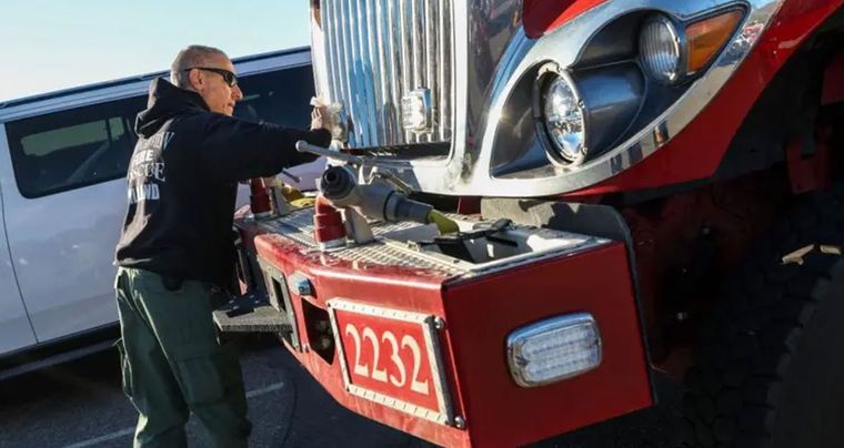 Los incendios en Los Ángeles han requerido de todos los recursos de los bomberos. Foto: Getty Images