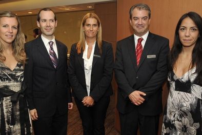 MDZol | Martina Gargantini, el gerente Víctor Vázquez, Rosana Pradella, Luis Barberousse y Mariana Musri, parte del equipo del nuevo hotel. Foto: Nacho Gaffuri / MDZ