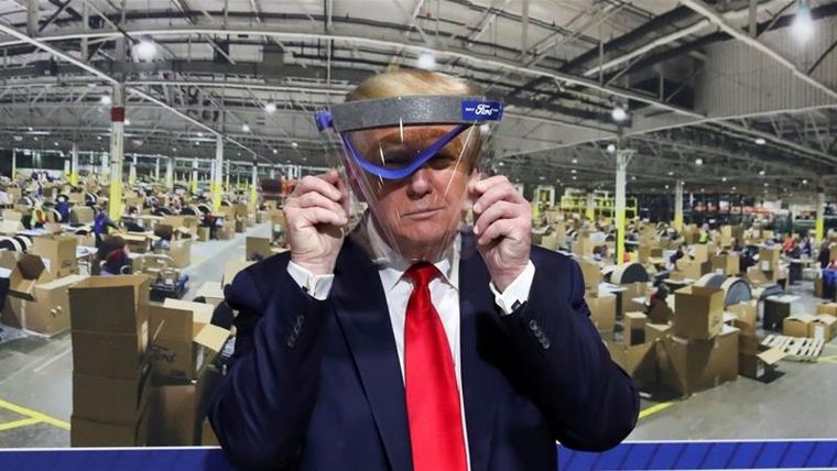 Lo más cerca que estuvo Trump de usar un barbijo o una máscara de protección contra el coronavirus