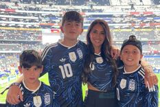 Antonela y sus hijos volvieron a acompañar a Messi en el Mundial y dejaron imágenes que se hicieron virales durante Argentina-Austria.