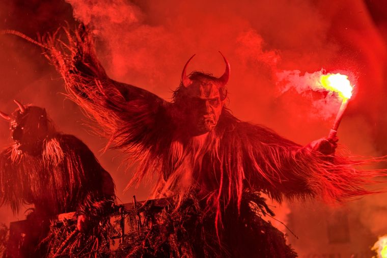 Un hombre disfrazado de Krampus en las celebraciones tradicionales en Austria Foto: Shutterstock