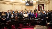 El bloque de La Libertad Avanza en el Senado se mostró triunfal tras la aprobación de la reforma laboral. El bloque de La Libertad Avanza en el Senado se mostró triunfal tras la aprobación de la reforma laboral.