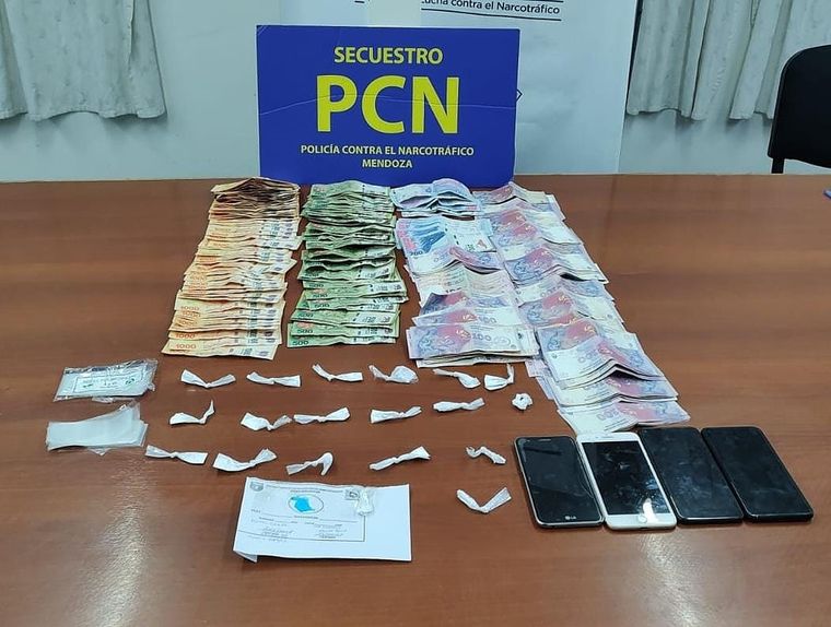 Algunos de los elementos hallados en el procedimiento Foto: Prensa Ministerio de Seguridad