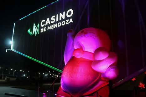 El Casino de Mendoza en San Martín fue clausurado por las filtraciones tras la tormenta. El Casino de Mendoza en San Martín fue clausurado por las filtraciones tras la tormenta.