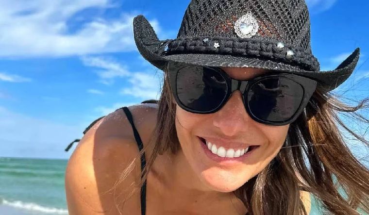 Pampita disfruta de unas hermosas vacaciones junto a sus hijos.