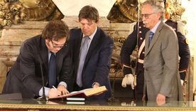 Javier Milei ordenó la disolución de áreas clave del sistema de salud nacional.