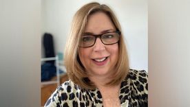 Katie Mitchell recibió un raro trasplante de corazón y pulmón hace casi 40 años. Katie Mitchell recibió un raro trasplante de corazón y pulmón hace casi 40 años.