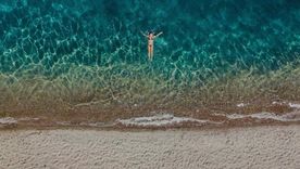 En Villa Traful se encuentra una de las playas más hermosas del Sur Foto: IG @manuheslop