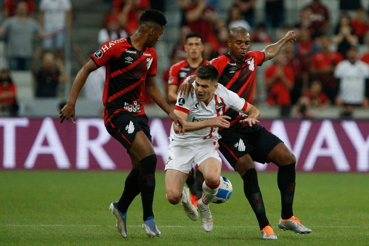 Estudiantes de La Plata juega como visitante en la ida de la Copa Libertadores de América.