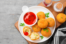 Las croquetas de arroz es una receta versátil y práctica
