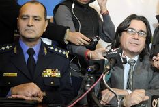 Roberto Munives junto al titular de la Inspección General de Seguridad, Marcelo Puertas. Foto: ALF PONCE MERCADO / MDZ