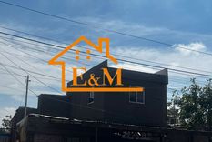 Más de 80 familias apuntan contra E&M Viviendas Industrializadas por estafa e irregularidades en la construcción y entrega de viviendas.