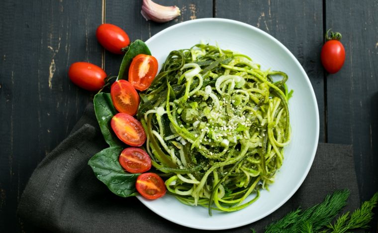 Espaguetis con pesto Una receta simple y deliciosa para hacer en pocos pasos. Foto: Shutterstock